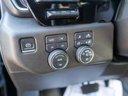 Used 2022 Chevrolet Silverado 1500 High Country w/ High Country Premium Package AWD/4WD image 29