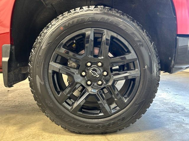 Used 2022 Chevrolet Silverado 1500 LT Trail Boss w/ Convenience Package II AWD/4WD image 11