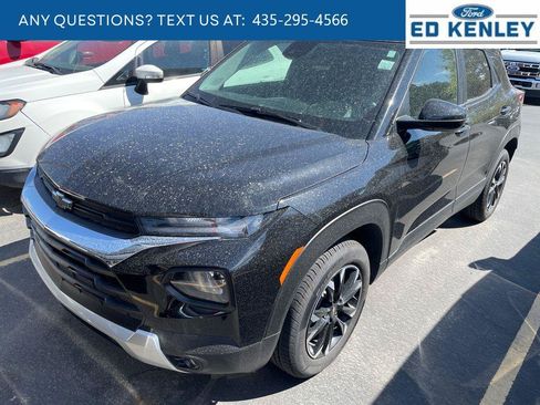 Used 2023 Chevrolet TrailBlazer LT w/ Convenience Package AWD/4WD image 2