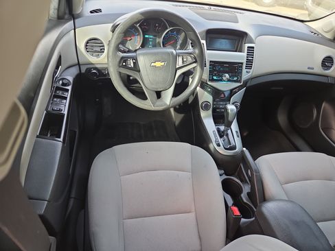 Used 2015 Chevrolet Cruze LT FWD image 13