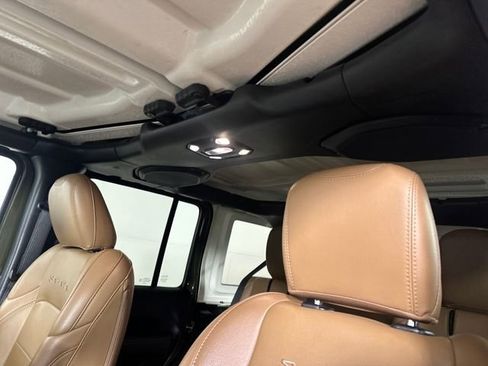 Used 2023 Jeep Wrangler Unlimited Sahara image 11