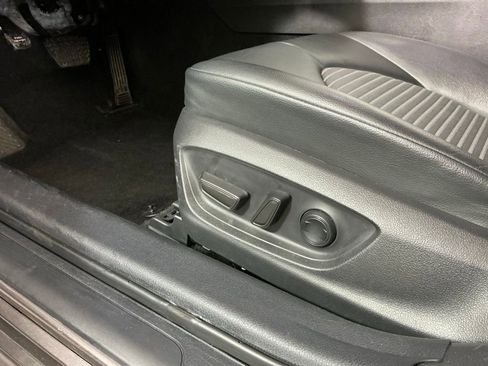 Used 2022 Toyota Camry SE FWD image 20