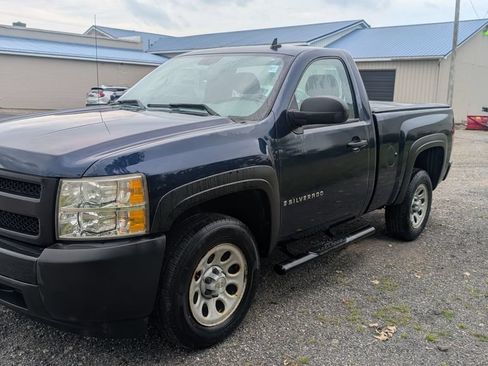 Used 2009 Chevrolet Silverado 1500 W/T RWD image 2