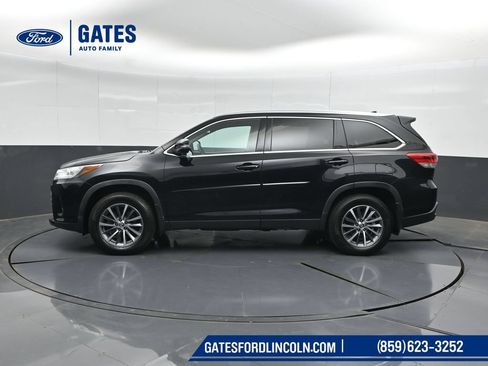 Used 2019 Toyota Highlander XLE AWD/4WD image 7
