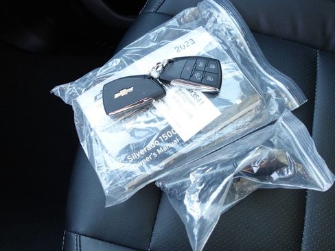 Used 2023 Chevrolet Silverado 1500 Custom image 37