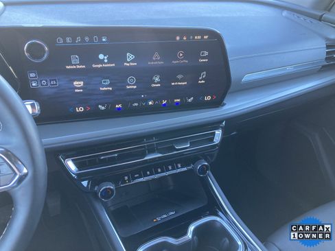 Used 2025 Chevrolet Traverse LT image 21