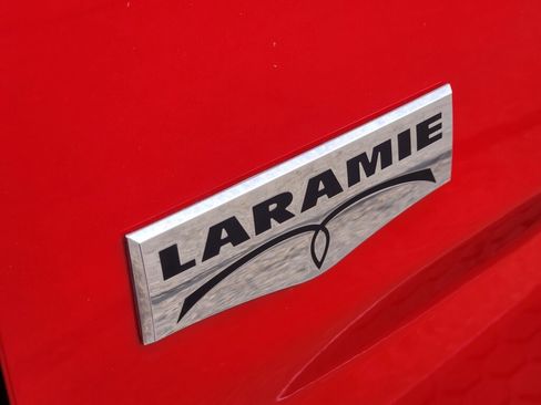 Used 2015 RAM 1500 Laramie w/ Convenience Group AWD/4WD image 11