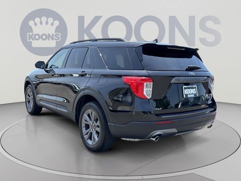 Used 2024 Ford Explorer XLT w/ Equipment Group 202A AWD/4WD image 4