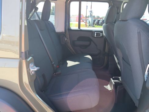 Used 2025 Jeep Wrangler Unlimited Sport AWD/4WD image 11