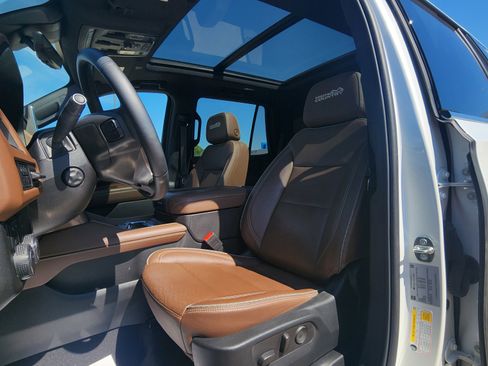 Certified 2024 Chevrolet Tahoe High Country w/ Premium Package 2 AWD/4WD image 19
