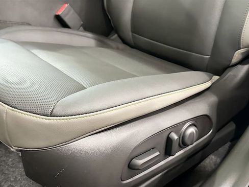 New 2026 Chevrolet Trax ACTIV w/ Sunroof Package FWD image 19