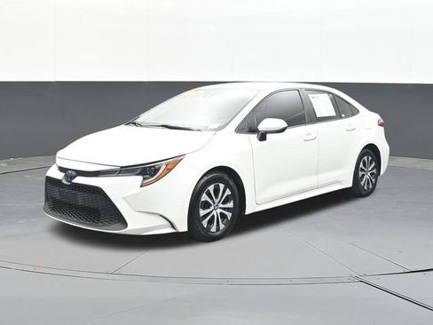 Used 2022 Toyota Corolla LE FWD image 4