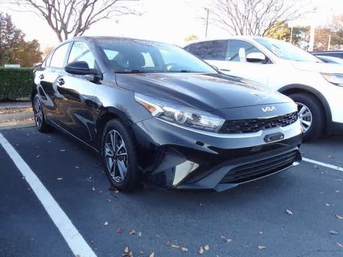 Used 2023 Kia Forte LXS image 3