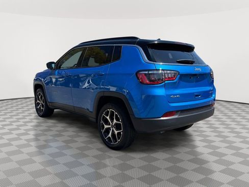 Used 2025 Jeep Compass Limited w/ Sun & Sound Group AWD/4WD image 6