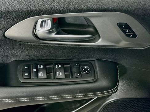 Used 2026 Chrysler Pacifica Select AWD/4WD image 17