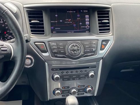 Used 2019 Nissan Pathfinder SL FWD image 10