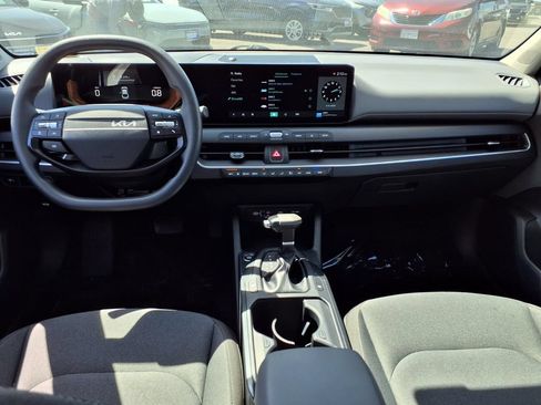 Used 2025 Kia K4 FWD image 23