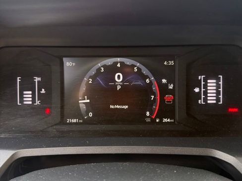 Used 2025 Toyota 4Runner SR5 AWD/4WD image 17