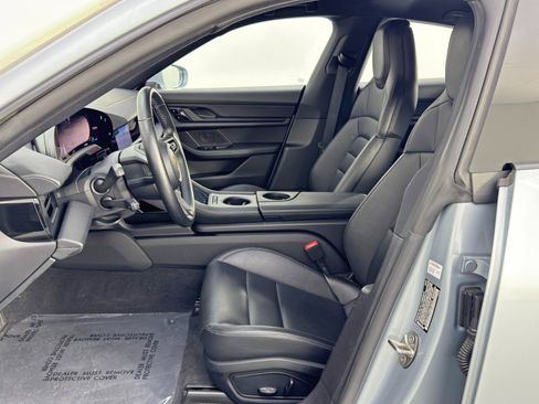 Used 2021 Porsche Taycan image 16