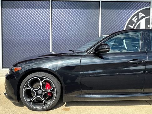 Used 2024 Alfa Romeo Giulia Veloce AWD/4WD image 16