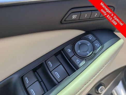 Used 2018 Buick Enclave Premium w/ Experience Buick Package FWD image 16