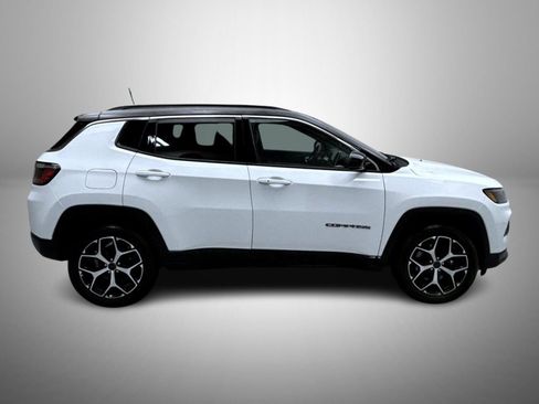 Used 2025 Jeep Compass Limited AWD/4WD image 4