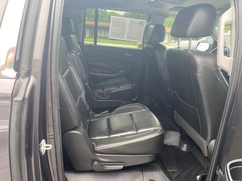Used 2018 GMC Yukon XL SLT w/ Open Road Package AWD/4WD image 16