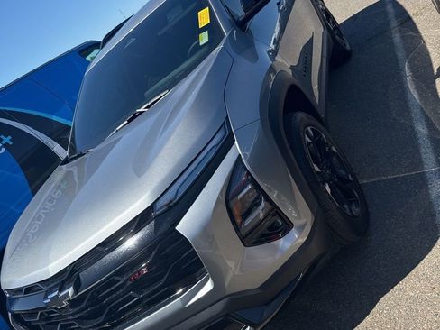 Used 2025 Chevrolet Equinox RS w/ Safety and Technology Package image 1