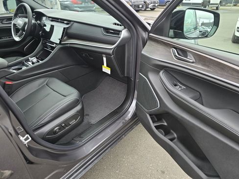 New 2026 Jeep Grand Cherokee L Limited image 13