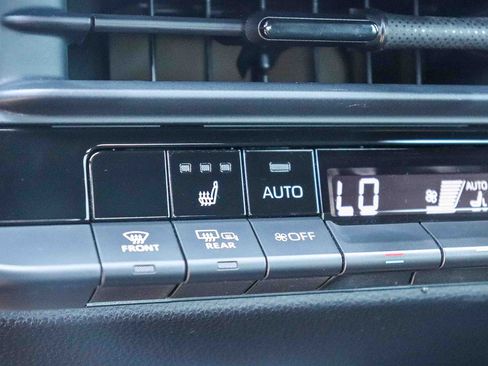 Certified 2023 Toyota Crown AWD/4WD image 28