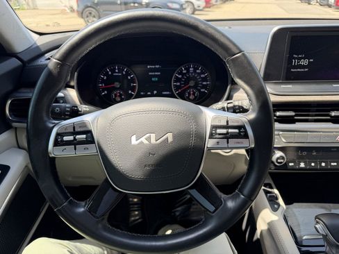 Used 2022 Kia Telluride SX w/ SX Prestige Package AWD/4WD image 13