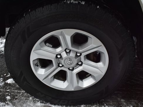 Used 2019 Toyota 4Runner SR5 Premium image 46