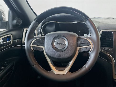 Used 2017 Jeep Grand Cherokee Overland AWD/4WD image 18