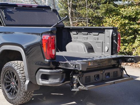 Used 2022 GMC Sierra 1500 AT4X image 25