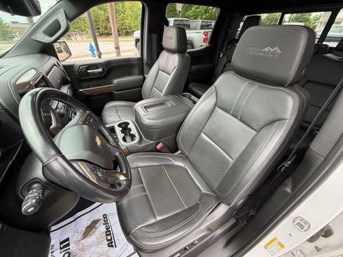 Used 2020 Chevrolet Silverado 1500 High Country w/ Technology Package AWD/4WD image 20