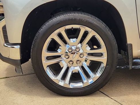 Used 2019 Chevrolet Silverado 1500 LT w/ Texas Edition RWD image 8