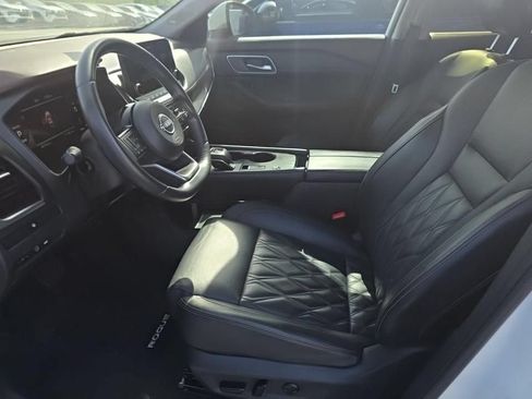 Used 2023 Nissan Rogue Platinum FWD image 14