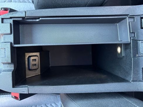 Used 2023 Chevrolet Equinox LT image 33