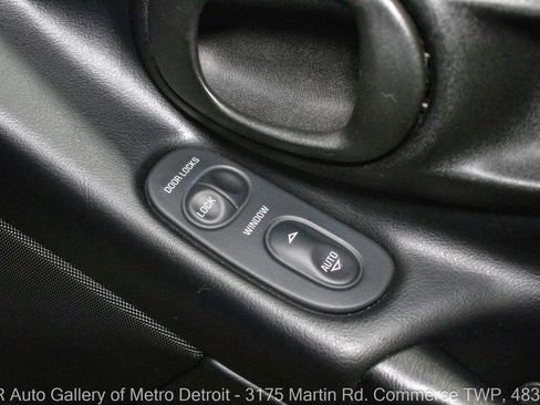 Used 1999 Chevrolet Corvette Coupe RWD image 38