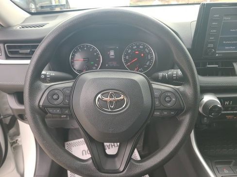 Used 2022 Toyota RAV4 XLE image 19