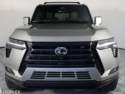Used 2026 Lexus GX 550 w/ Accessory Package (2T) AWD/4WD image 2