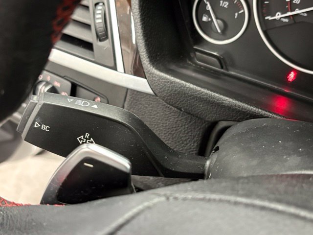 Used 2017 BMW 330i xDrive Sedan AWD/4WD image 23