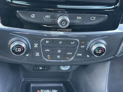 Certified 2023 Chevrolet Traverse LT FWD image 29