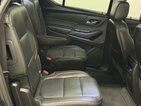 Used 2021 Chevrolet Traverse RS image 22