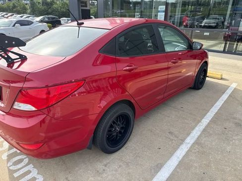 Used 2015 Hyundai Accent GLS FWD image 3