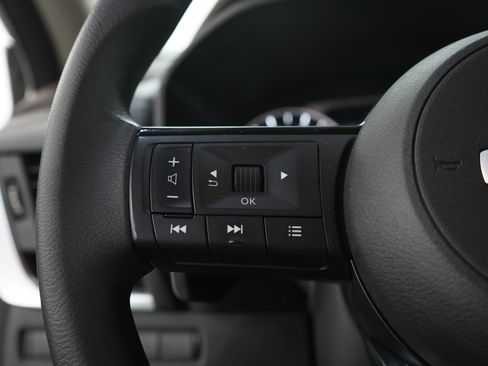 Used 2021 Nissan Rogue S AWD/4WD image 25
