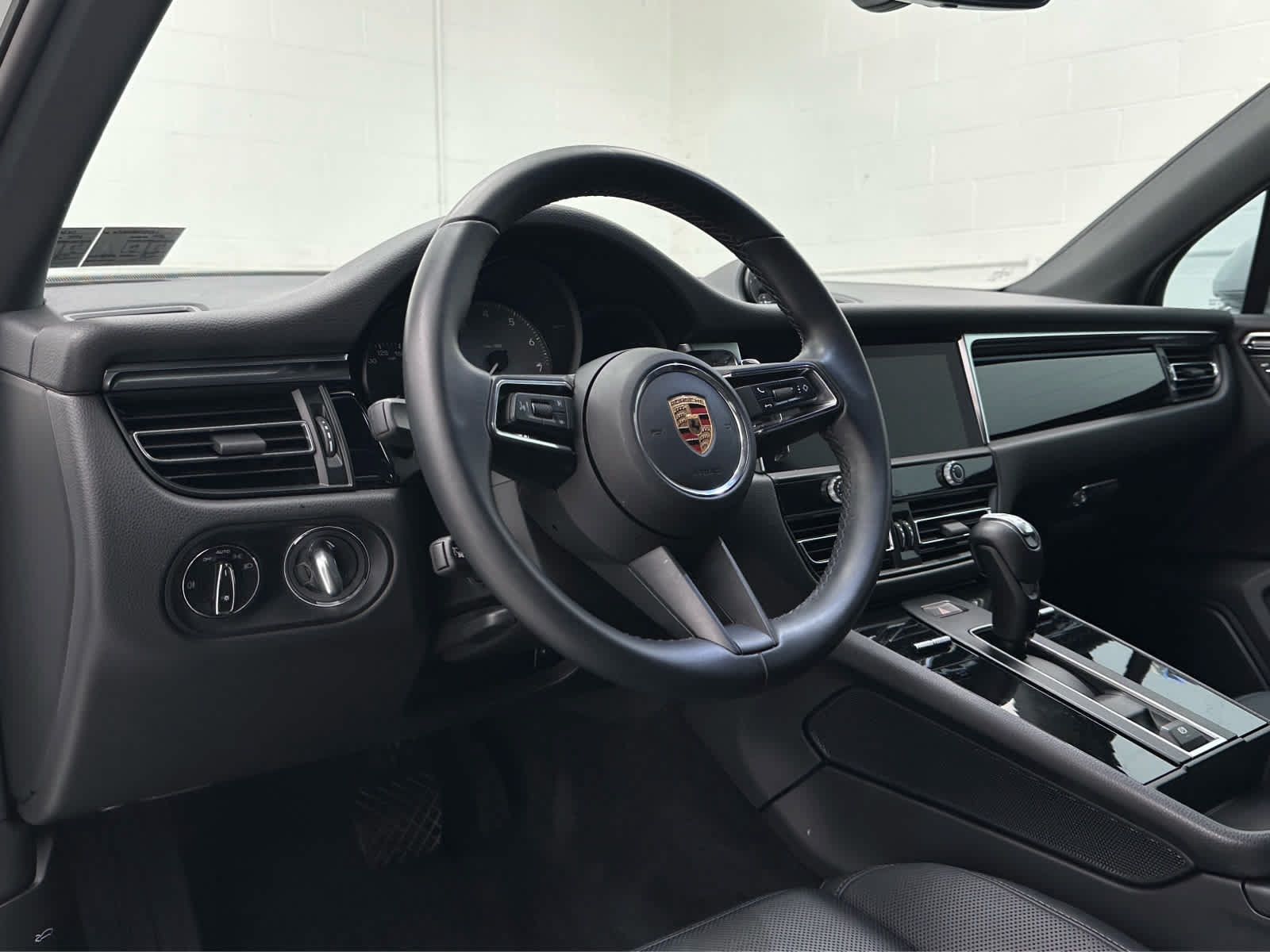 Used 2023 Porsche Macan S AWD/4WD image 10
