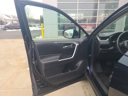 Used 2025 Toyota RAV4 XLE image 17