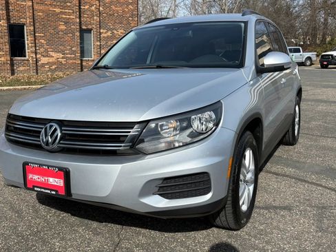 Used 2017 Volkswagen Tiguan S image 15
