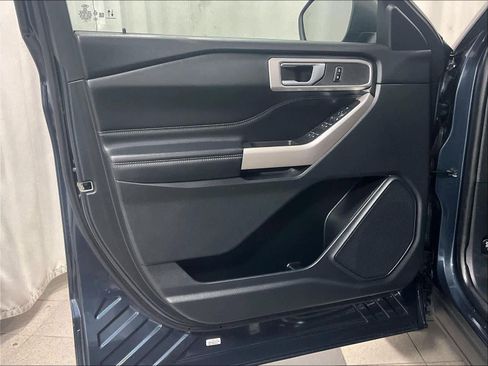 Used 2023 Ford Explorer XLT w/ Equipment Group 202A image 8